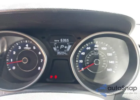 2016 Hyundai Elantra Se z USA, uszkodzony, nr VIN 5NPDH4AE7GH694999